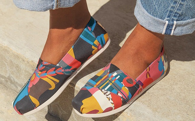 TOMS: 30% Off Select Styles!