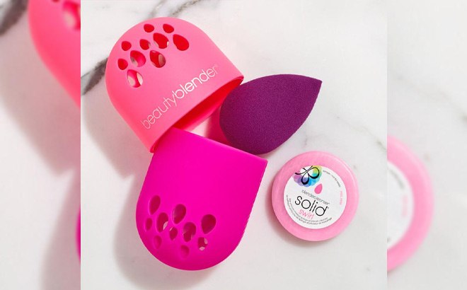 Beautyblender Blend & Carry Set $17!