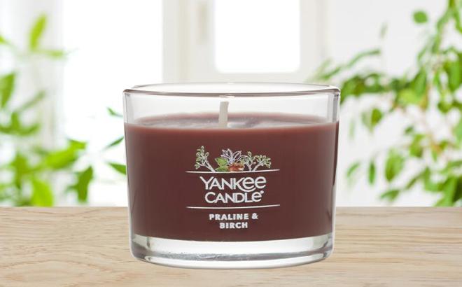 5 FREE Mini Yankee Candles!