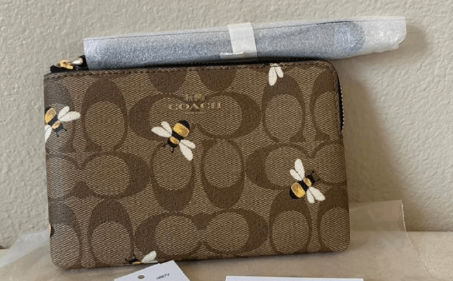 Coach Outlet Bee Wristlet $24 | Free Stuff Finder