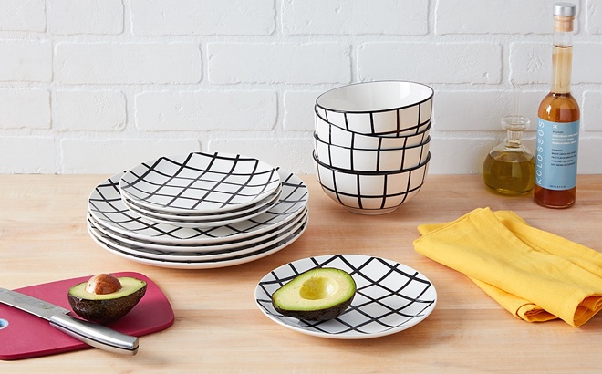 Dinnerware 12-Piece Set $8.79