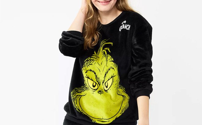 The Grinch Graphic Pullover $10