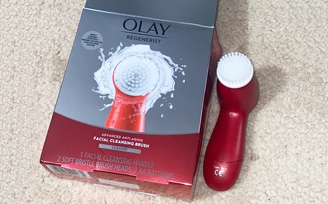 Olay Regenerist Facial Cleansing Brush $7.99 | Stuff Finder
