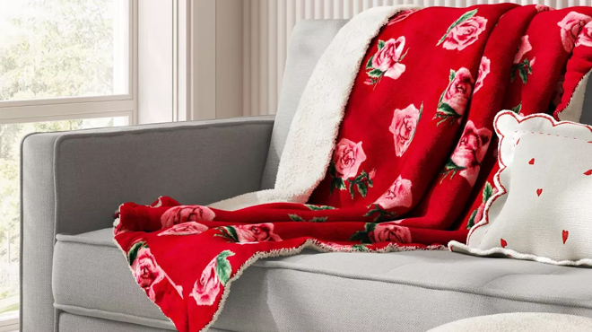 7 Threshold Rose Printed Plush Throw Blanket