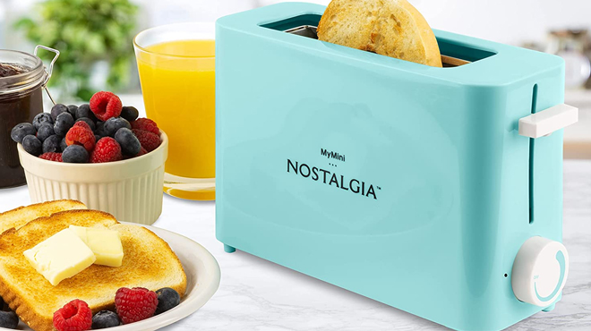https://www.freestufffinder.com/wp-content/uploads/2023/02/NOstalgia-My-Mini-Toaster1.jpg