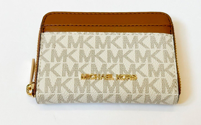 michael kors zip around wristlet 1