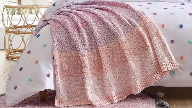 Koolaburra by UGG Maeve Throw in Pink Salt Color