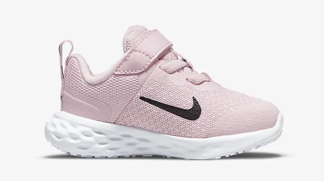 Nike Revolution 6 Toddler Sneakers in Pink