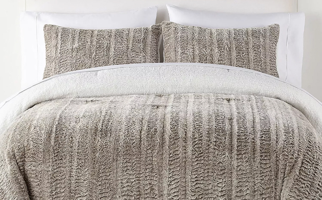 Nordic Lights Faux Fur Comforter Full Queen Set