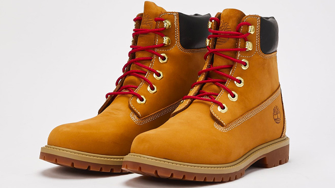 Timberland Womens Heritage Lux Boots in Tan