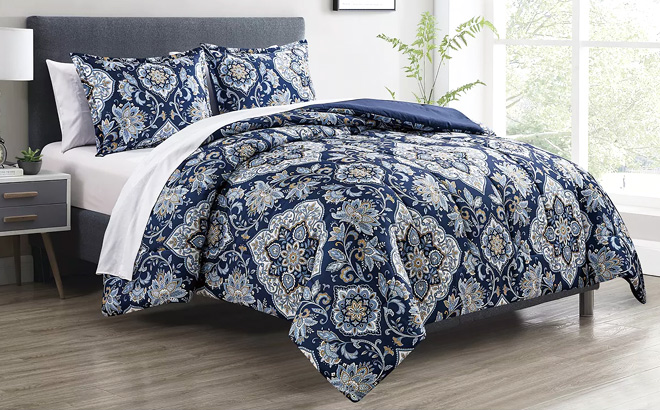 Classic Damask 3 Piece Comforter Set