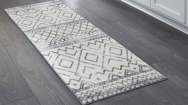 Distressed Diamond Washable Rectangle Indoor Rug