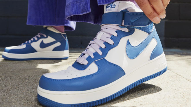 Nike Air Force 1 07 Mid Womens SHoes in White and Blue