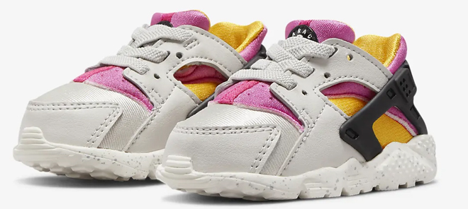 Nike Toddler Huarache Run Shoes in Light Bone Color on Gray Background