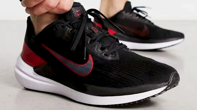 Nike Winflo 9 Mens Running Shoes in Black