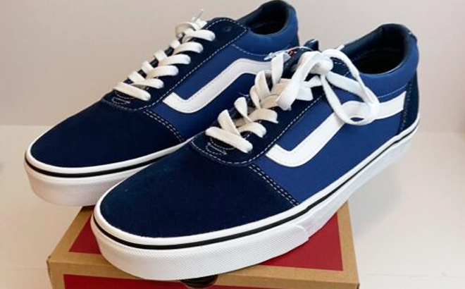 VANS Mens Ward Sneakers in Navy Color