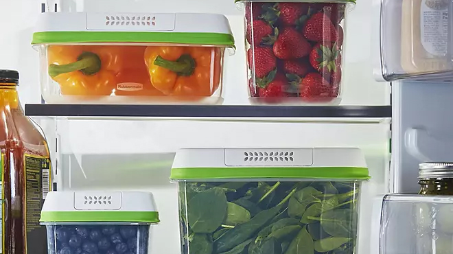 Rubbermaid 8 Piece Storage Containers Set in the Fridge