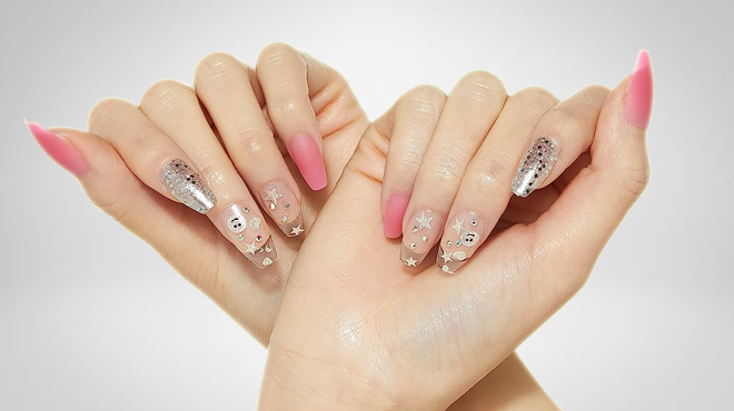 Fingernails with Kiss Sculpted Ready To Wear Fake Nail