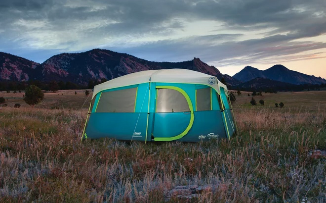 Coleman 8 Person Tenaya Lake Fast Pitch Cabin Camping Tent with Closet Light Blue