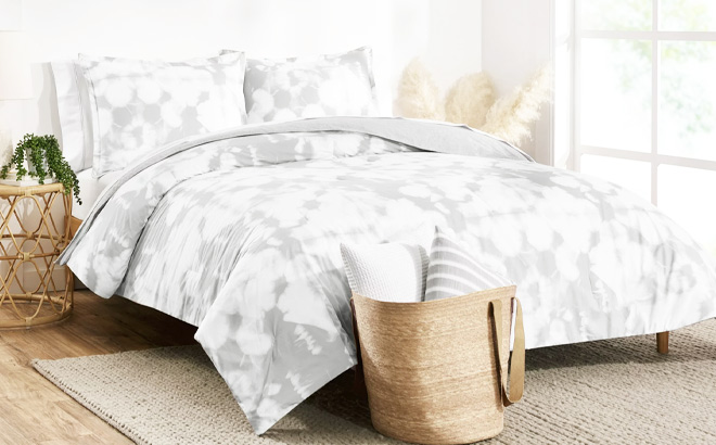 Gap Home Tie Dye Reversible Twin Comforter Set