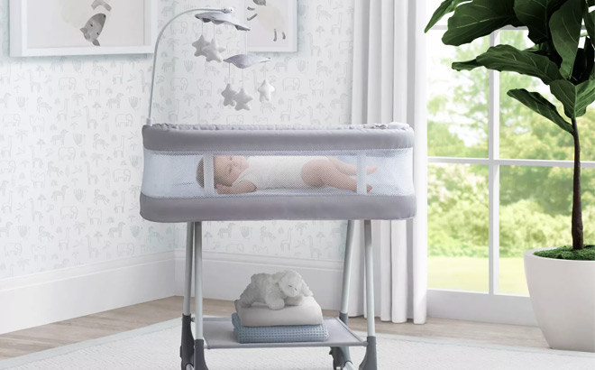 Simmons Kids Shooting Star Rocking Bassinet