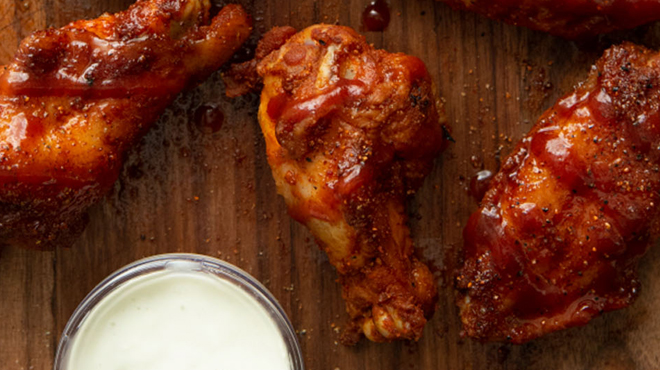 Smokey Bones Chicken Wings