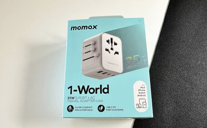 White MOMAX 35W Universal Travel Power Adapter