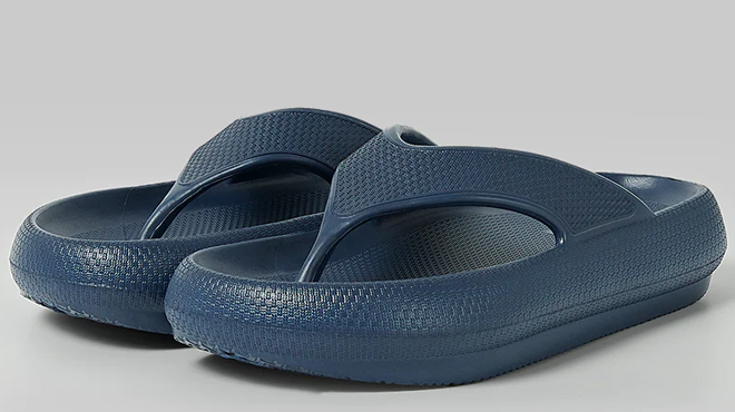 32 Degrees Cushion Flip Flops in Inky Indigo