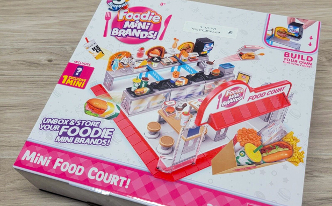 5 Surprise Foodie Mini Brands Mini Food Court