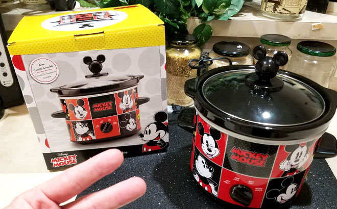 Disney Mickey Mouse 2 Quart Slow Cooker with Box