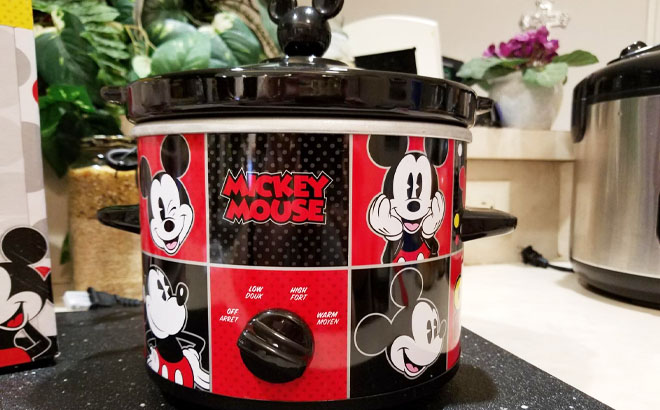 Disney Mickey Mouse 2 Quart Slow Cooker