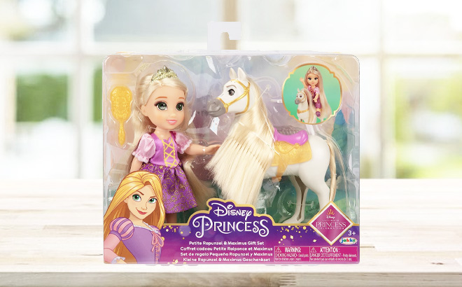 Disney Princess Rapunzel Doll Maximus Petite Gift Set