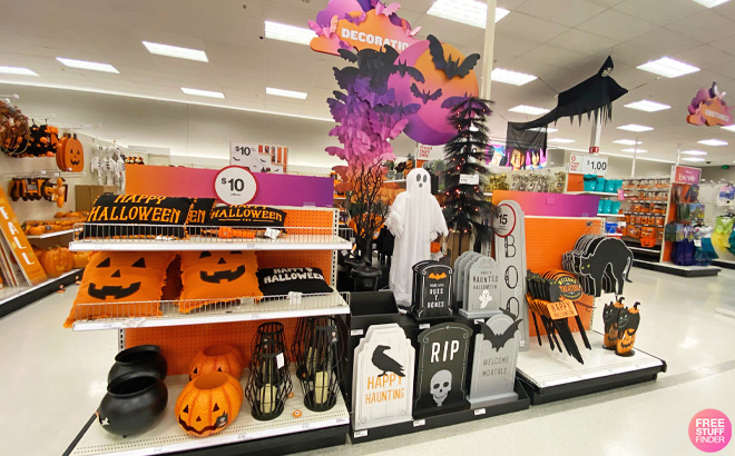 Halloween Decor Overview 1