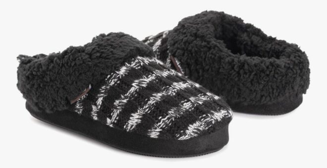 Muk Luks Womens Black White Stripe Suki Slippers 1