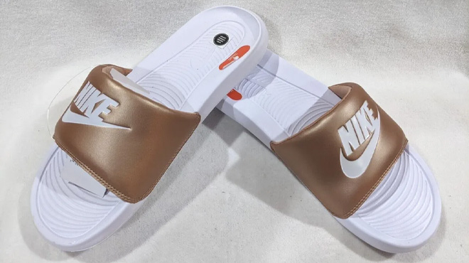 Nike Victori One Womens Slide Sandals in White and Red Bronze