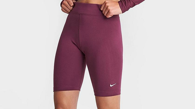 Nike Womens Mid Rise 10 Inch Bike Shorts