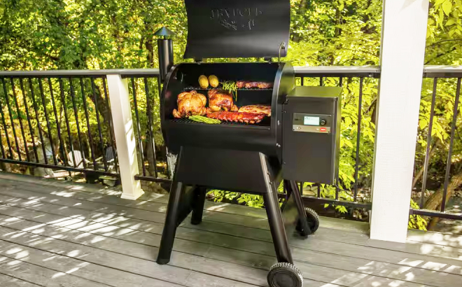 Traeger Pro 575 Wifi Pellet Grill and Smoker