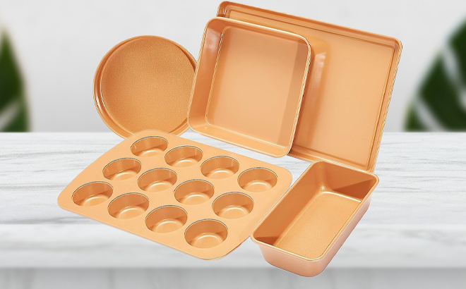 Amazon Basics Ceramic Nonstick Baking Sheets and Pans Bakeware Set