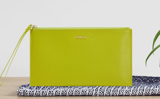 Furla Classic Envelope Xl Wristlet Green