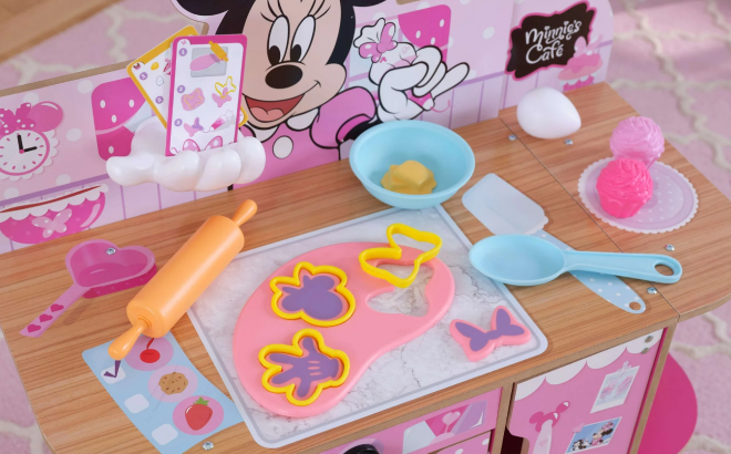 KidKraft Minnie Mouse Wooden Bakery Cafe Playset