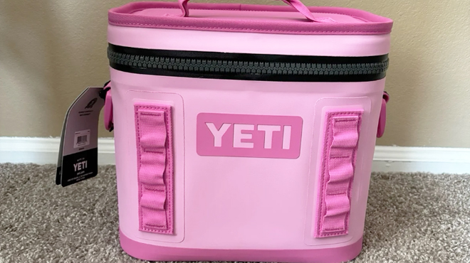 YETI 8 Soft Cooler