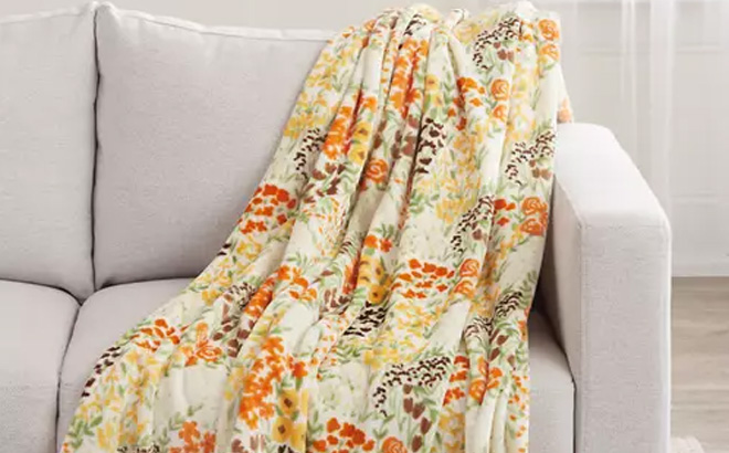 an Image of Print Plush Blanket