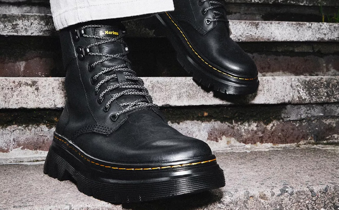 Dr Martens Tarik in Black Wyoming Color