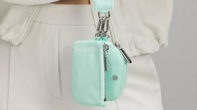 Lululemon Dual Pouch Wristlet in Mint Color