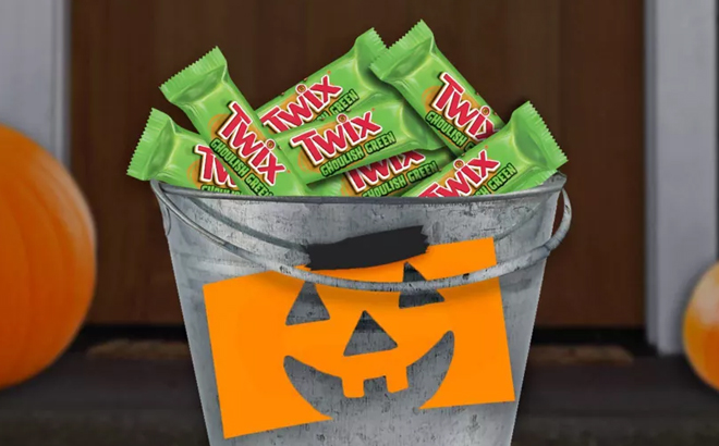 Twix Halloween Ghoulish Green Caramel Cookie Chocolate Bars