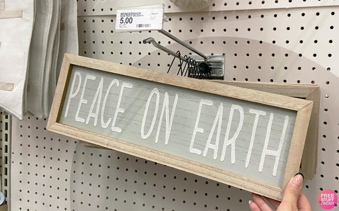 Wondershop Peace on Earth Wall Decor