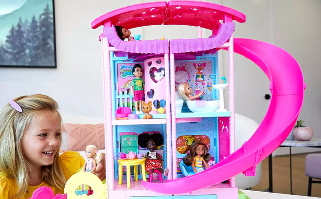 Barbie Chelsea Playhouse Dollhouse with Pets