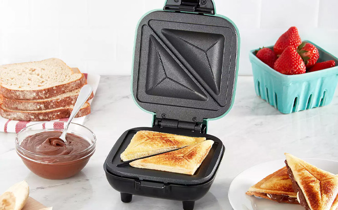 Dash Pocket Sandwich Maker 1