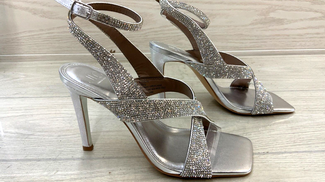 JLO Jennnifer Lopez Chalyn Sandals in silver metallic