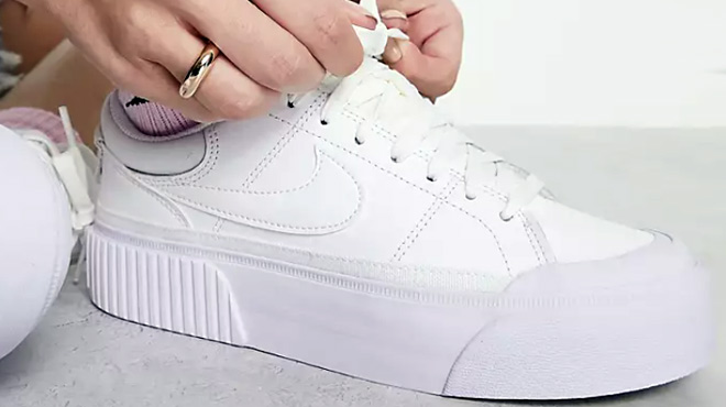 Nike Court Legacy Lift Sneakers